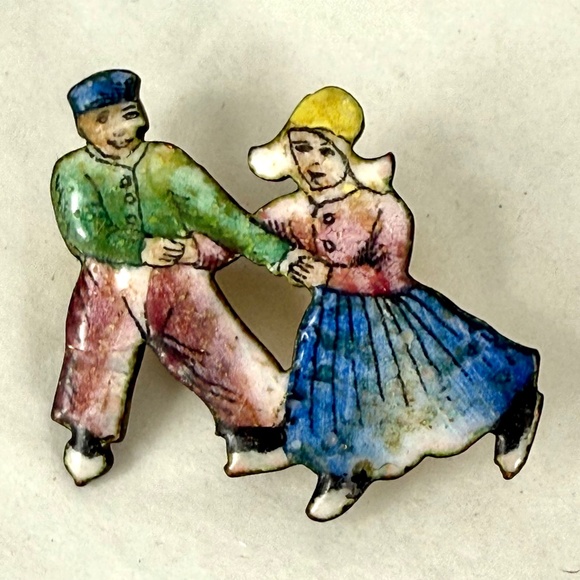 Antique Enamel Pin Holland Dutch Boy and Girl Dancing Made in Czechoslovakia - Picture 8 of 8